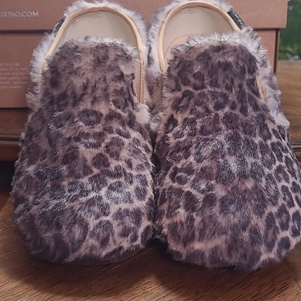 New in box! Naturino Manx Kids 34 size 3 faux fur leopard print warm slippers